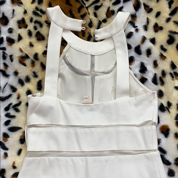 SOLD! White guess dress - Picture 3 of 4